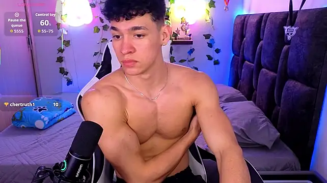 Pokazy przed kamerką – Luke_Muscle