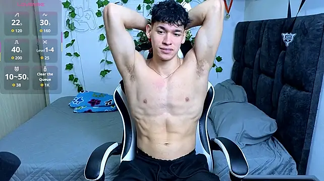 Luke_Muscle Adlı Modelin Web Kamerası Şovu