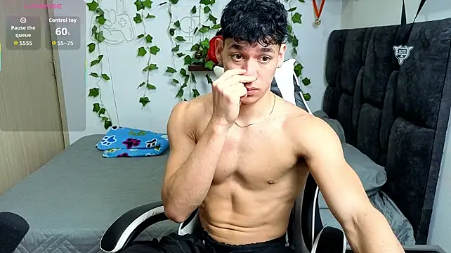 Luke_Muscle Show Webcam