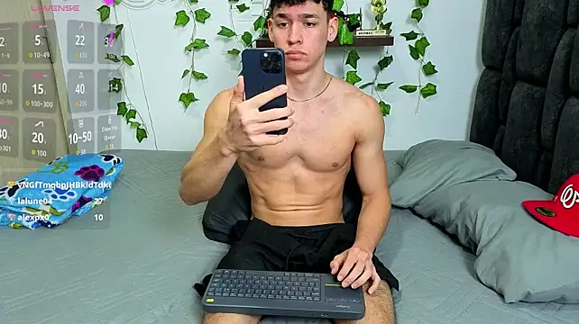Show de Luke_Muscle na webcam