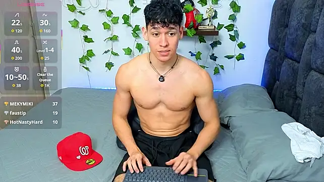 Luke_Muscle's Webcam Show