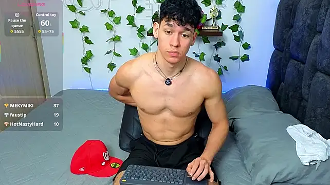 Luke_Muscle's Webcam Show