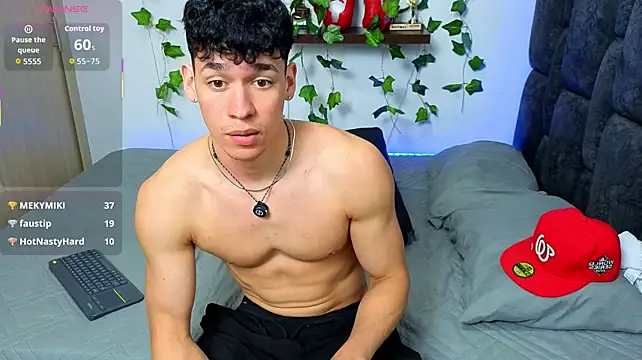 Luke_Muscle's Webcam Show