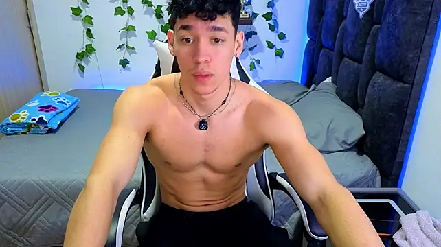 Pertunjukan Kamera Web Luke_Muscle