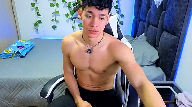 Pertunjukan Kamera Web Luke_Muscle