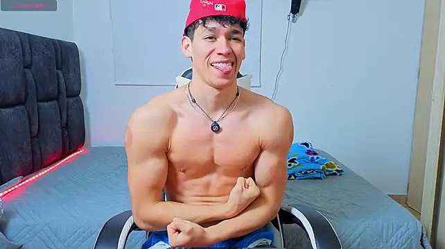 Show de Luke_Muscle na webcam