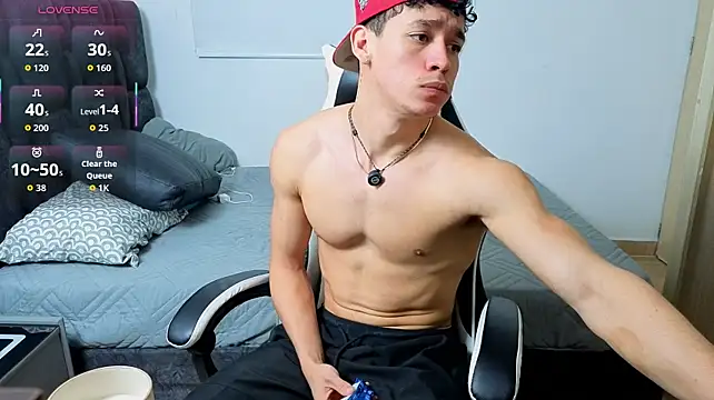 Luke_Muscle's Webcam Show
