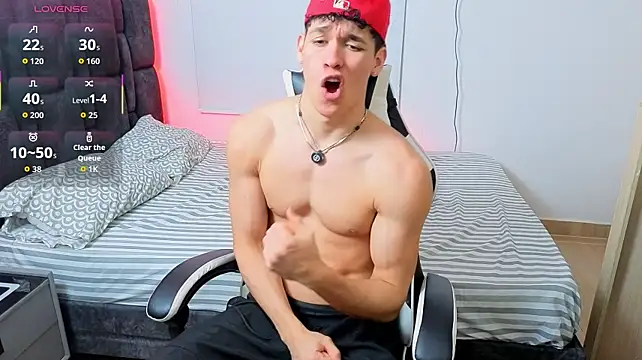 Luke_Muscle Show Webcam