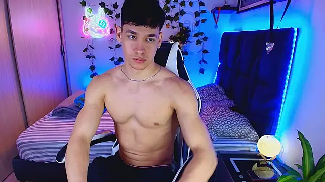 Luke_Muscle 网络  视讯表演