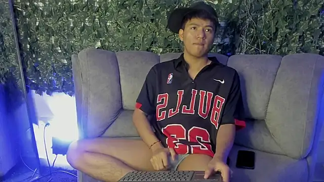 IsakGrant Webcamshow