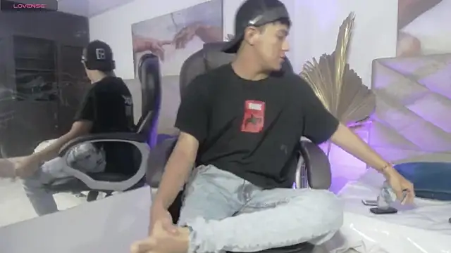 IsakGrant Webcam Show