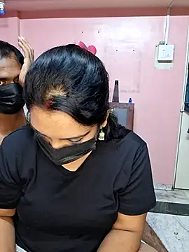 Hornyreshma 网络视讯表演