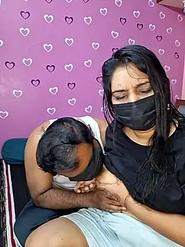 Hornyreshma Show in webcam