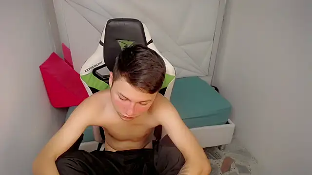 Pokazy przed kamerką – NYC_Bby