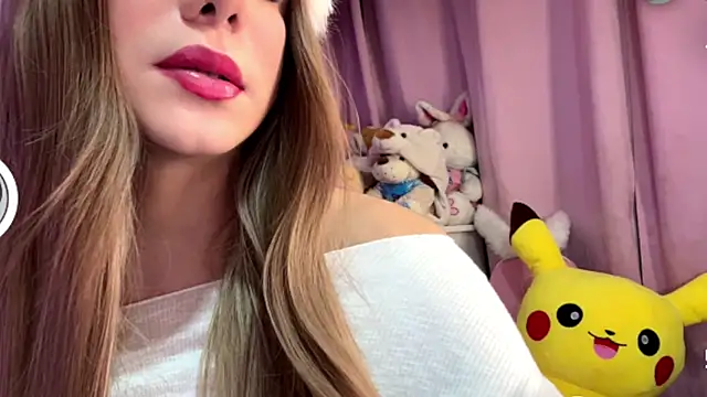 Isa_Pallmer Show in webcam