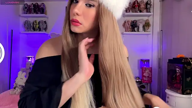 Isa_Pallmer Show in webcam