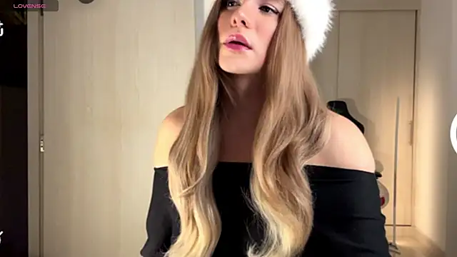 Isa_Pallmer Show in webcam