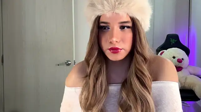 Isa_Pallmer Show in webcam