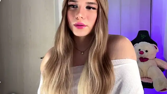 Show modela Isa_Pallmer na web-kameri