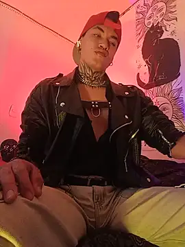 AlecBanne_ Show in webcam