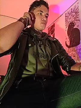 AlecBanne_ Show in webcam