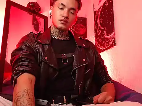 Show modela AlecBanne_ na web-kameri