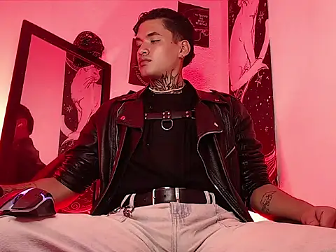 AlecBanne_ Show in webcam