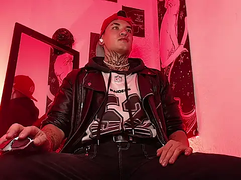 AlecBanne_ Show in webcam