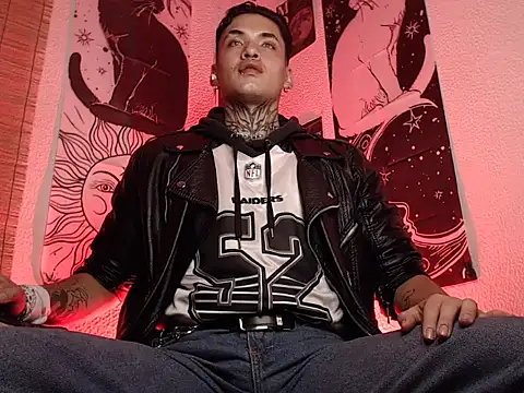 Show modela AlecBanne_ na web-kameri