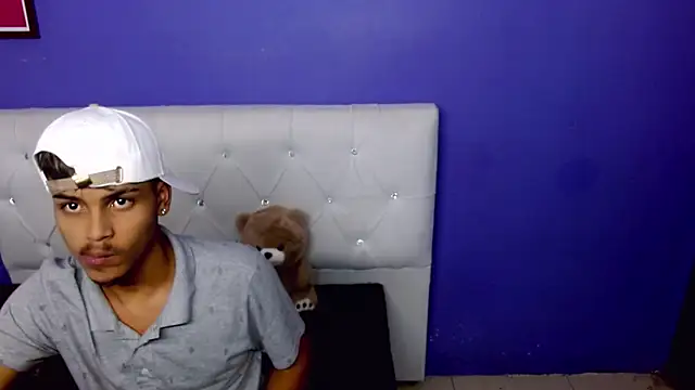 Angel_foxc13 Show in webcam