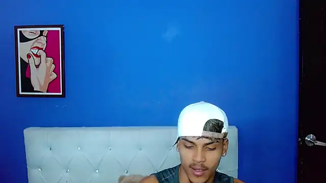 Angel_foxc13 webkamerás műsora