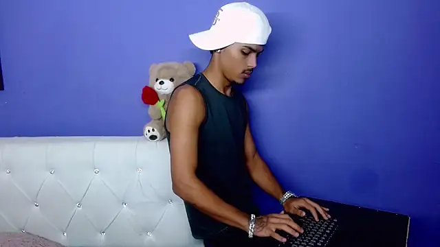 Show de Angel_foxc13 na webcam