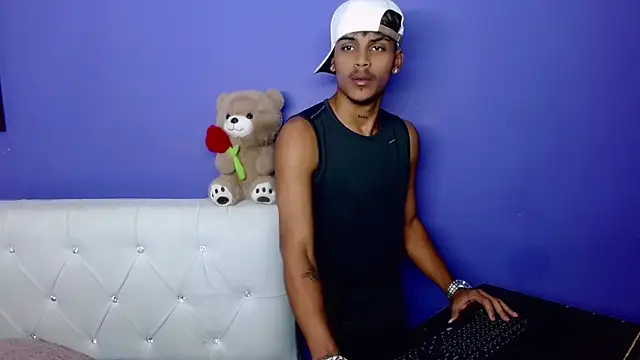 Angel_foxc13 Webcam Show