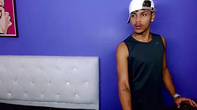 Show modela Angel_foxc13 na web-kameri