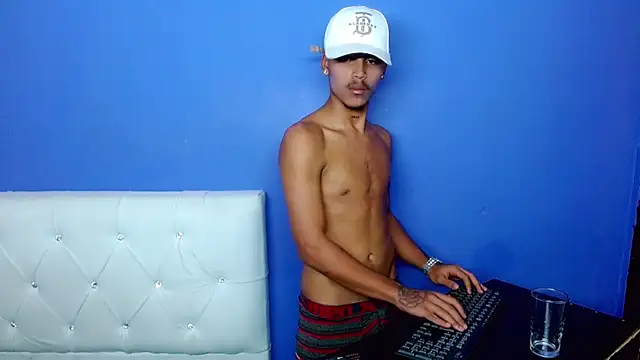 Angel_foxc13 Show in webcam