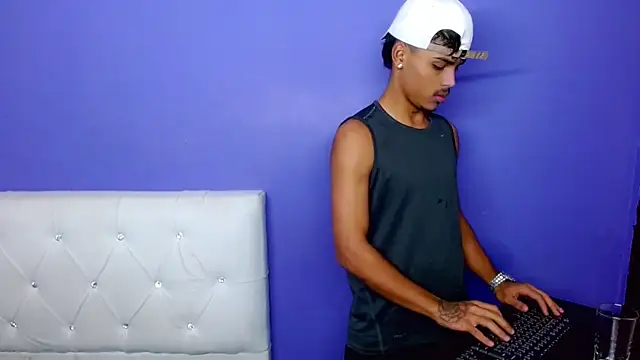 Show de Angel_foxc13 na webcam