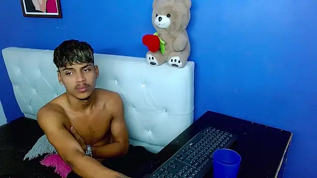 Angel_foxc13 Webcam show