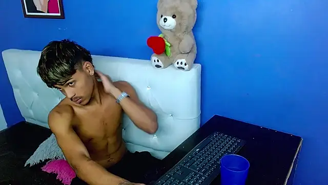 Angel_foxc13 Webcam show