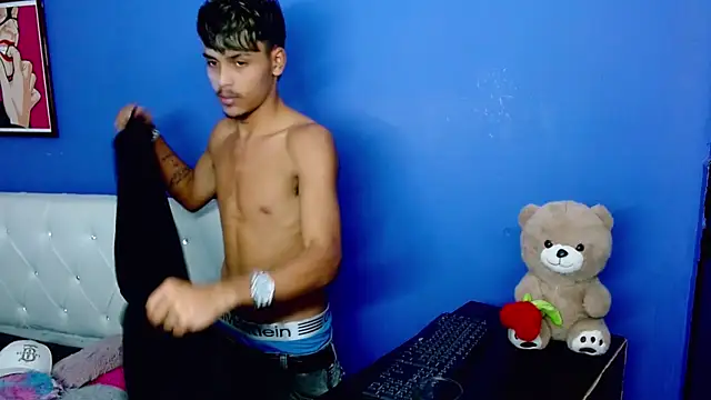 Angel_foxc13 Webcam-Show