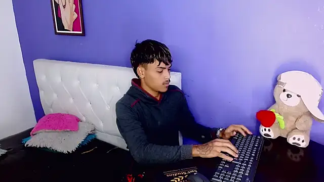 Angel_foxc13 Webcam-Show