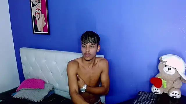 Show modela Angel_foxc13 na web-kameri
