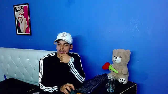 Angel_foxc13's Webcam Show