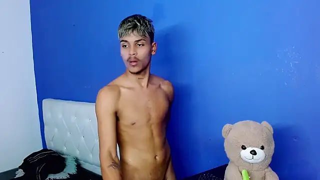 Show modela Angel_foxc13 na web-kameri