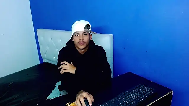 Angel_foxc13's Webcam Show