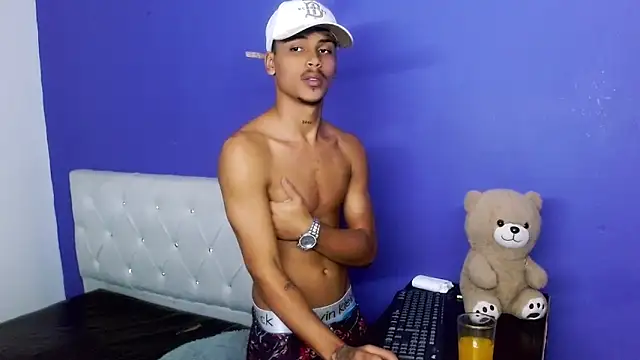 Angel_foxc13 Show Webcam