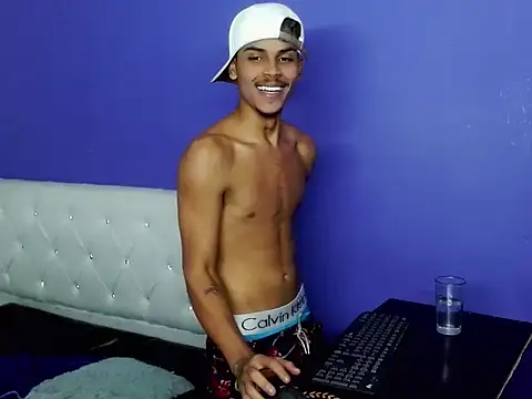 Angel_foxc13 Adlı Modelin Web Kamerası Şovu