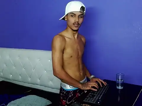 Show de Angel_foxc13 na webcam