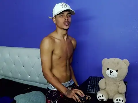 Angel_foxc13 Adlı Modelin Web Kamerası Şovu
