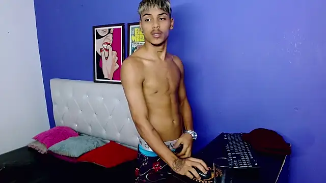 عرض كام Angel_foxc13