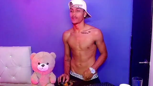 Angel_foxc13 Webcam Show